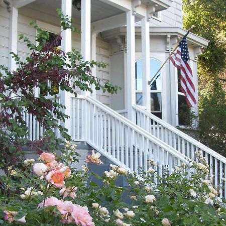 Yosemite Rose Bed And Breakfast Groveland Exterior photo