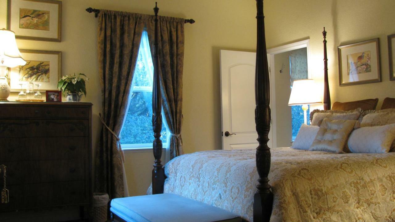 Yosemite Rose Bed And Breakfast Groveland Exterior photo