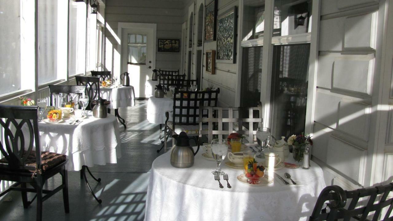 Yosemite Rose Bed And Breakfast Groveland Exterior photo