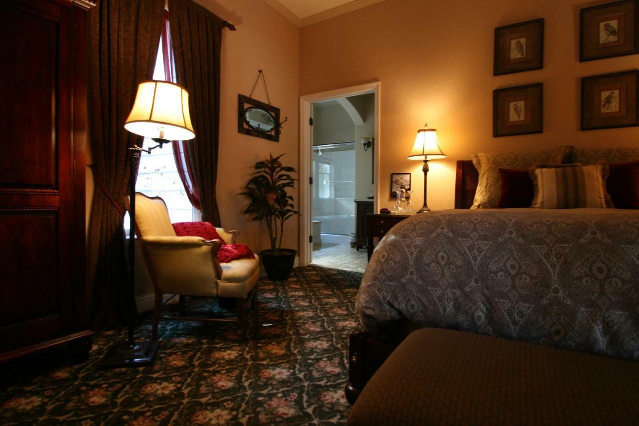 Yosemite Rose Bed And Breakfast Groveland Exterior photo