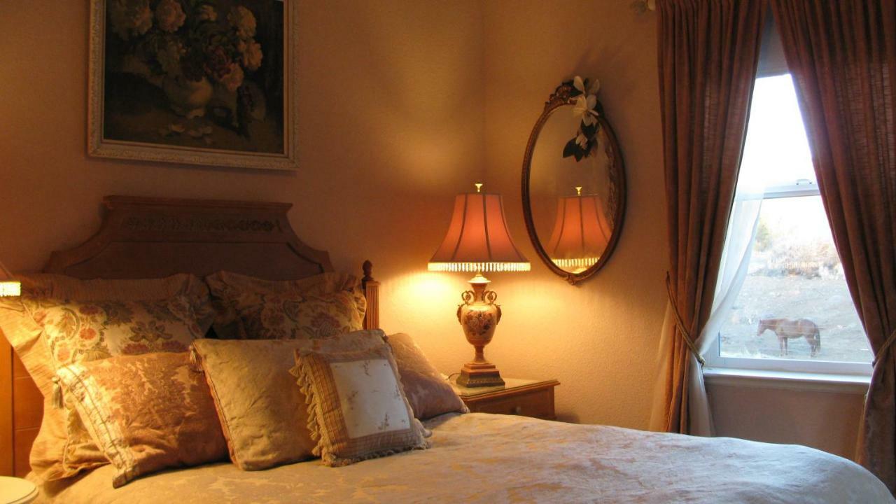 Yosemite Rose Bed And Breakfast Groveland Exterior photo